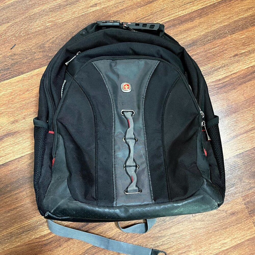 Swiss Gear Wenger Backpack with Laptop Section - Black - Gently Used - CLEAN
